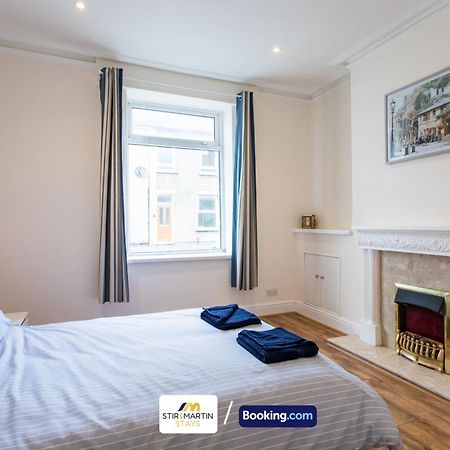 2 Bed Apartment By Stirkmartin Stays Short Lets & Serviced Accommodation Cardiff With Free Parking & 7Mins To City Centre Bagian luar foto